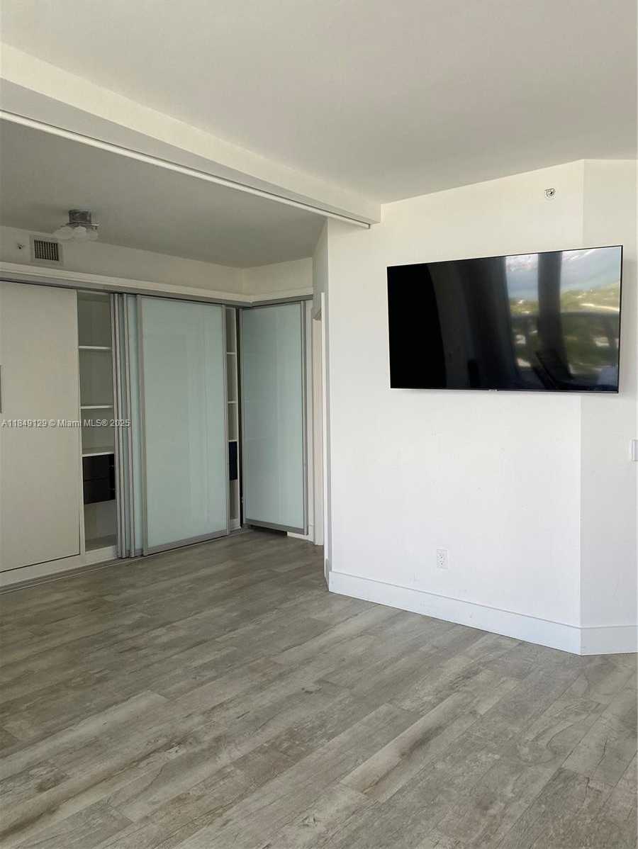 Small Image of 4779 COLLINS AVE #3606, Miami Beach Number 8