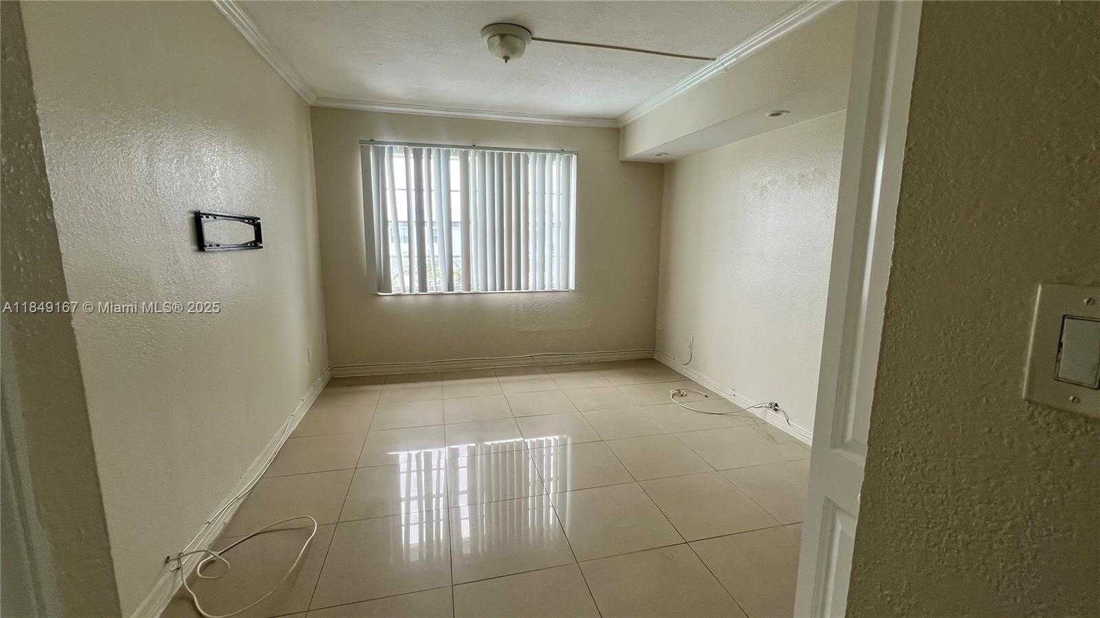 Small Image of 486 NORTH WEST 165TH ST RD #B-606, Miami Number 12