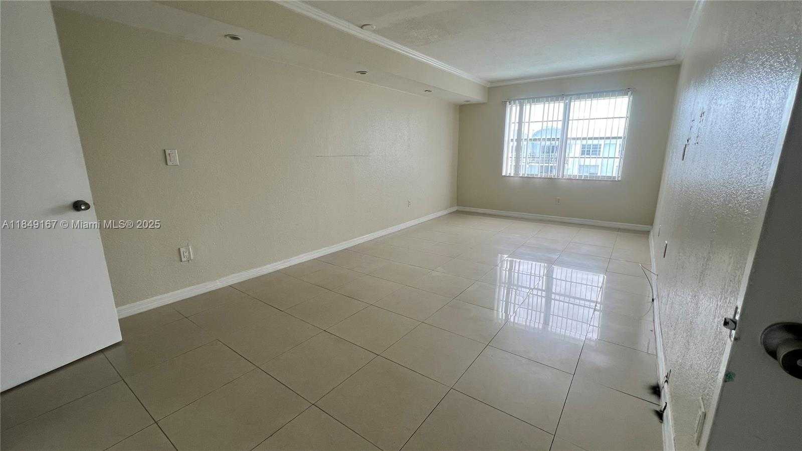 Small Image of 486 NORTH WEST 165TH ST RD #B-606, Miami Number 15