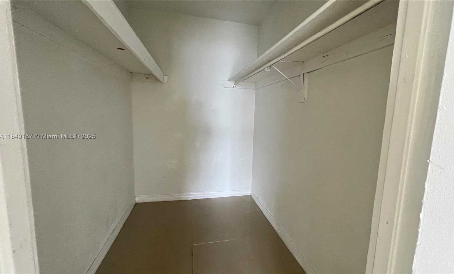 Small Image of 486 NORTH WEST 165TH ST RD #B-606, Miami Number 16