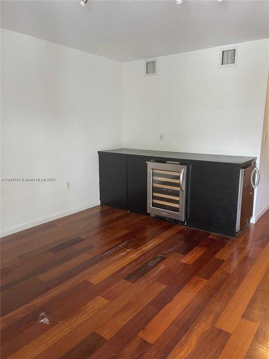 Small Image of 1550 PENNSYLVANIA AVE #115, Miami Beach Number 3