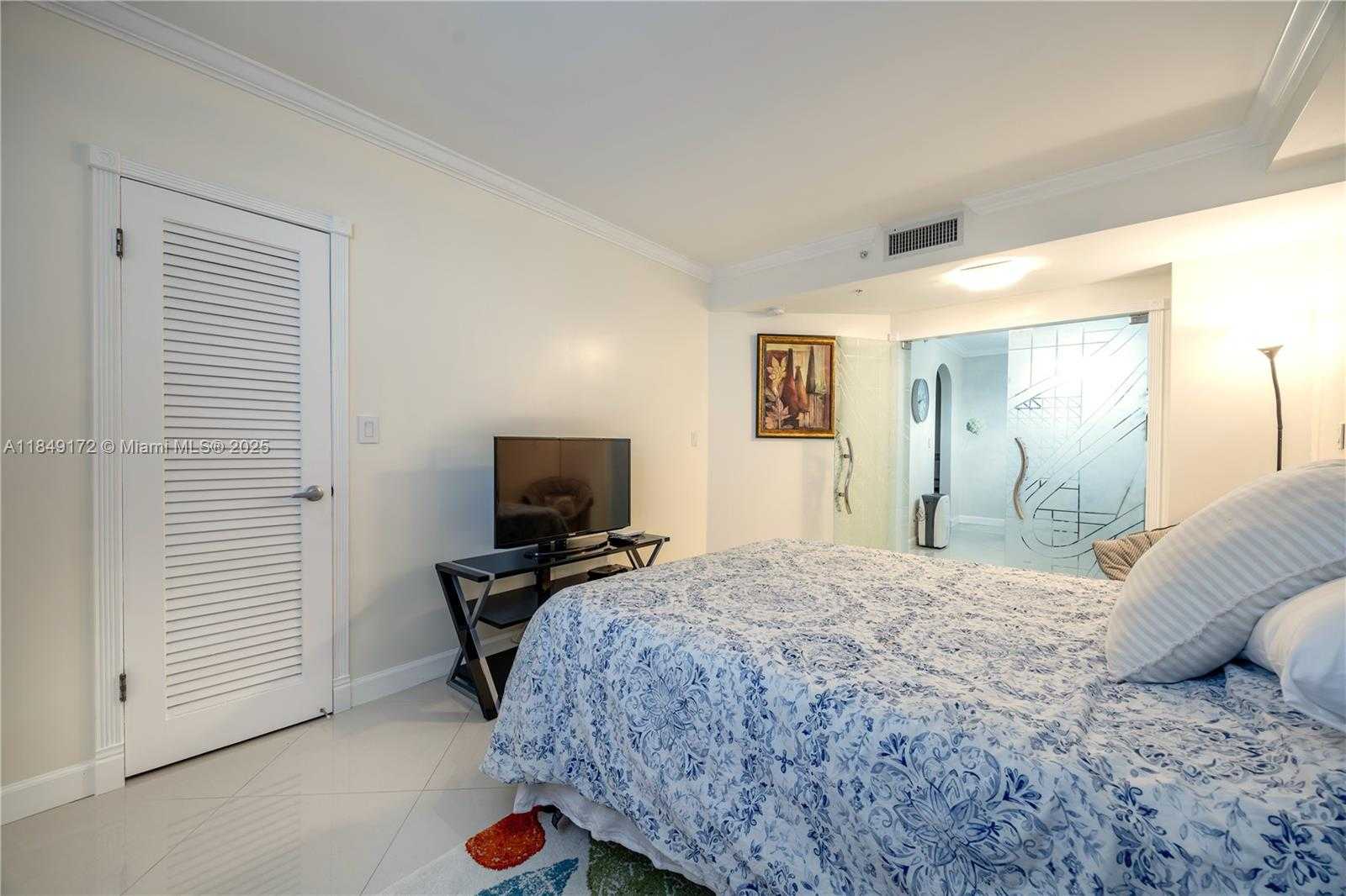 Small Image of 3001 SOUTH OCEAN DR #425, Hollywood Number 23
