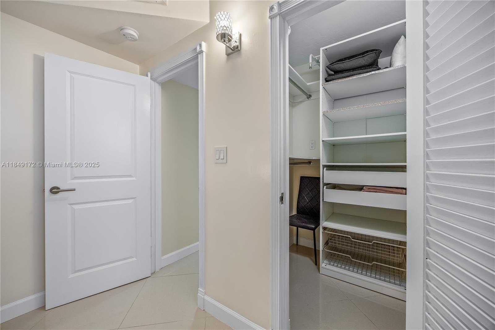 Small Image of 3001 SOUTH OCEAN DR #425, Hollywood Number 30