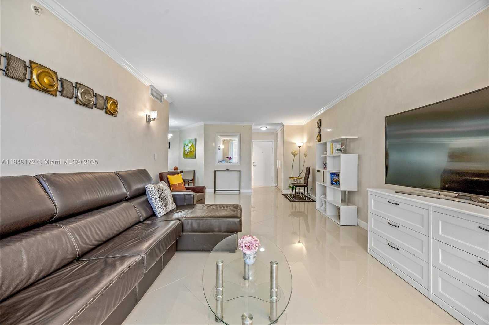 Small Image of 3001 SOUTH OCEAN DR #425, Hollywood Number 9