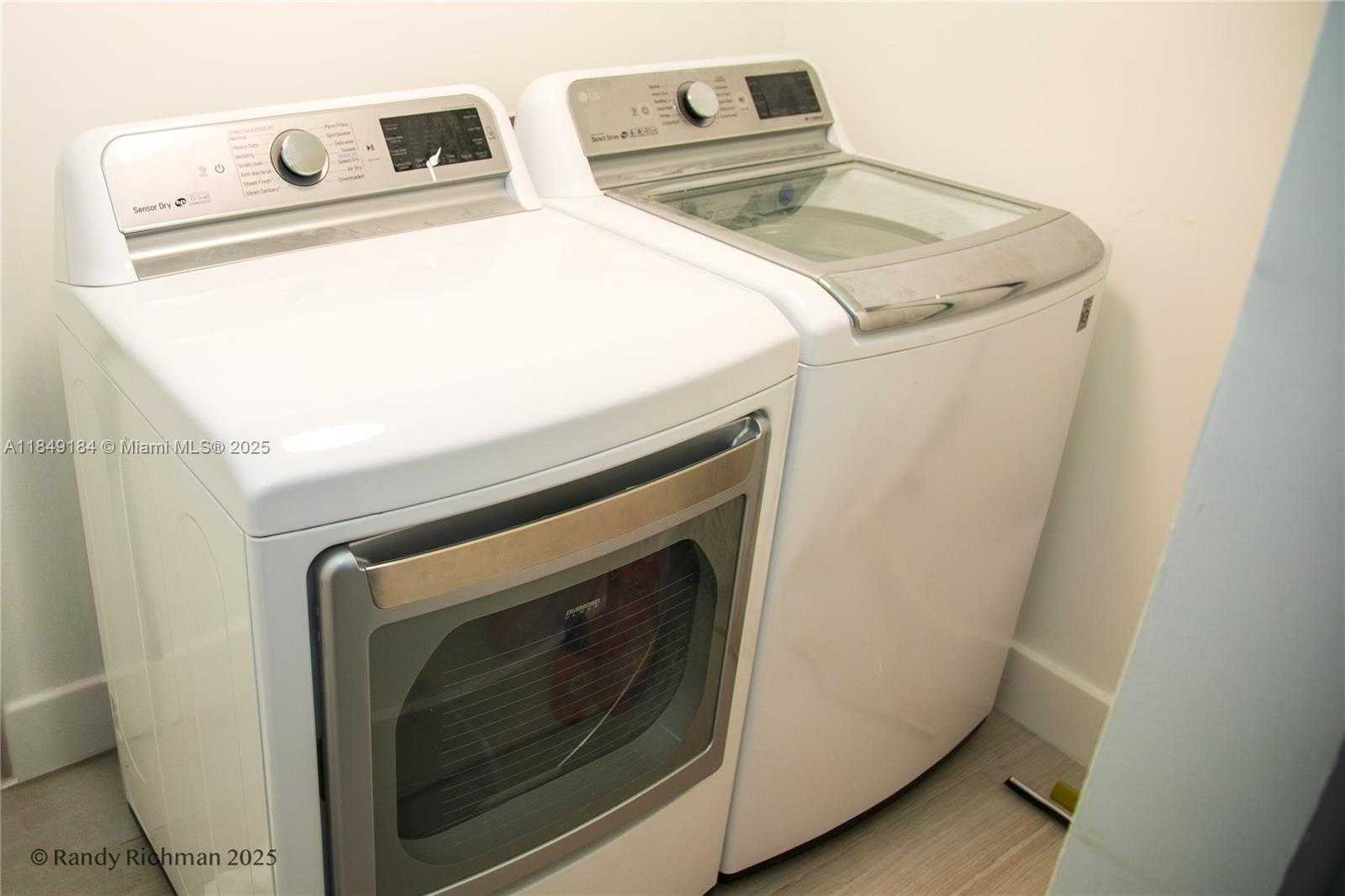 Small Image of 600 NORTH EAST 36TH ST #PH20, Miami Number 17