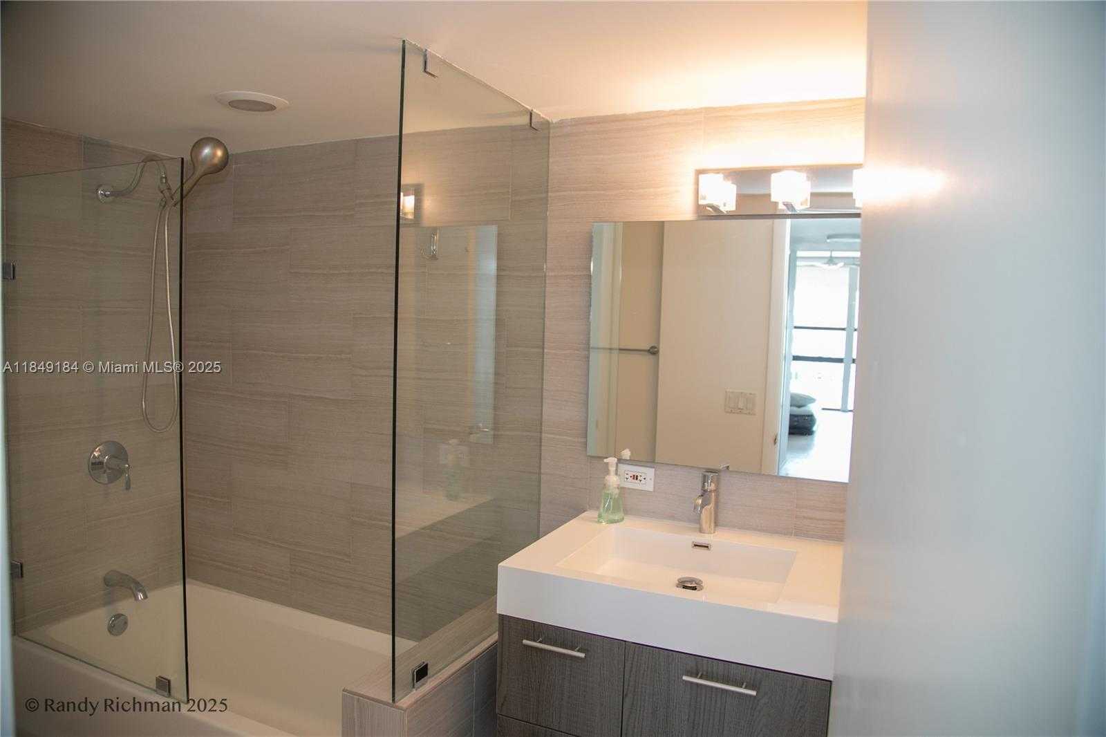 Small Image of 600 NORTH EAST 36TH ST #PH20, Miami Number 19