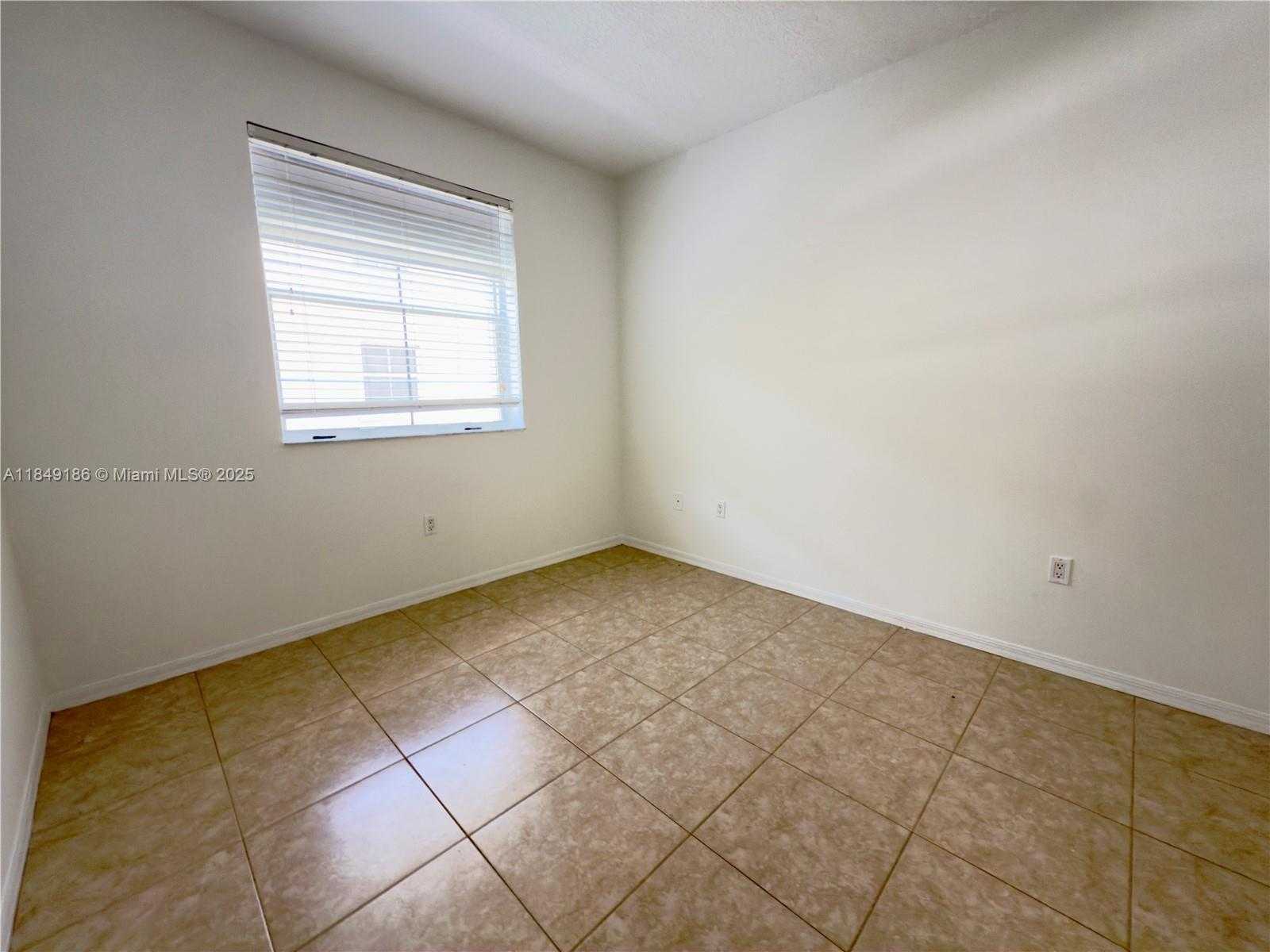 Small Image of 6520 NORTH WEST 114TH AVE #1621, Doral Number 14