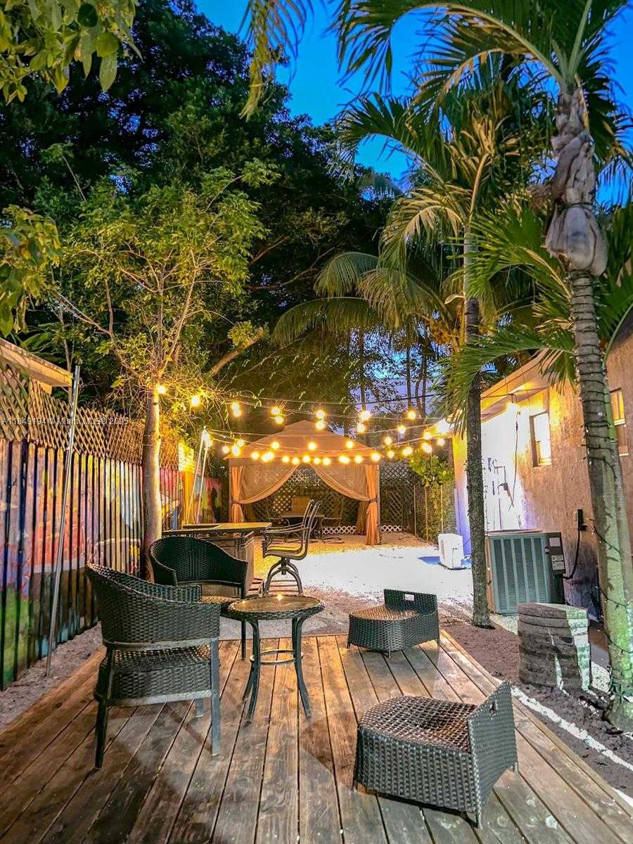 Small Image of 337 NORTH WEST 34TH ST #337, Miami Number 11