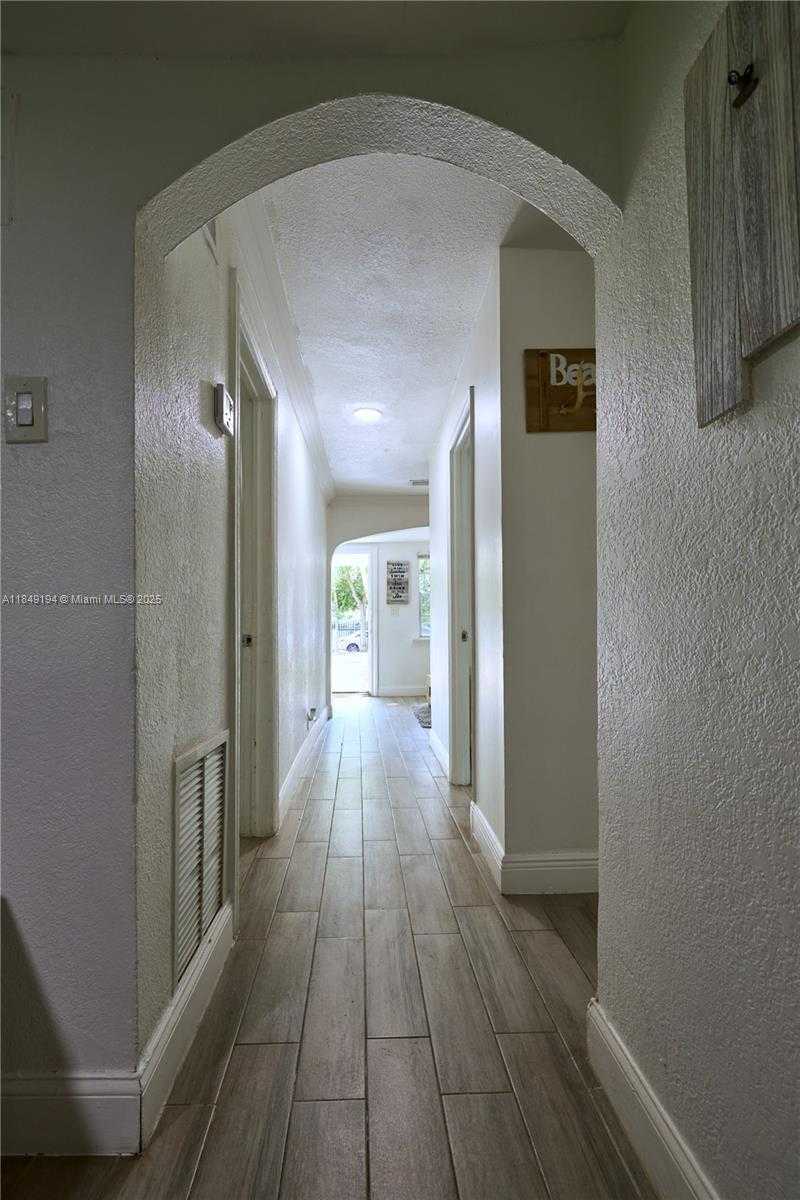 Small Image of 337 NORTH WEST 34TH ST #337, Miami Number 15