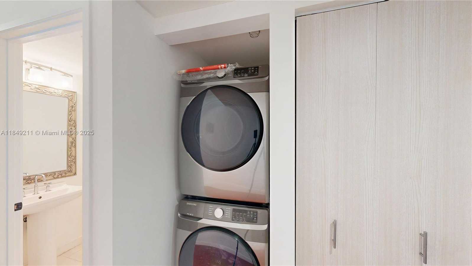 Small Image of 185 SOUTH WEST 7TH ST #4102, Miami Number 10