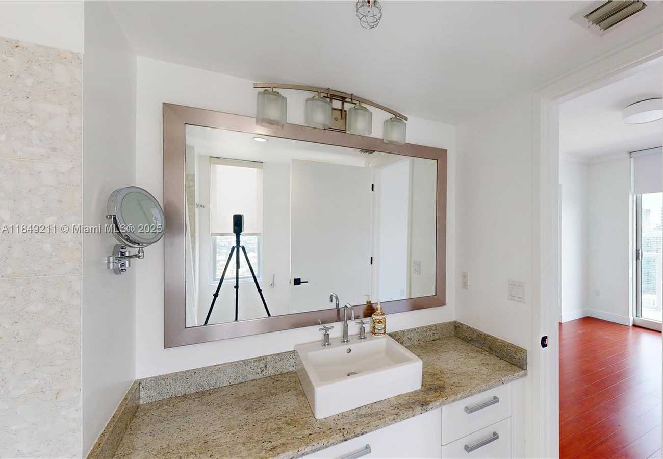 Small Image of 185 SOUTH WEST 7TH ST #4102, Miami Number 27