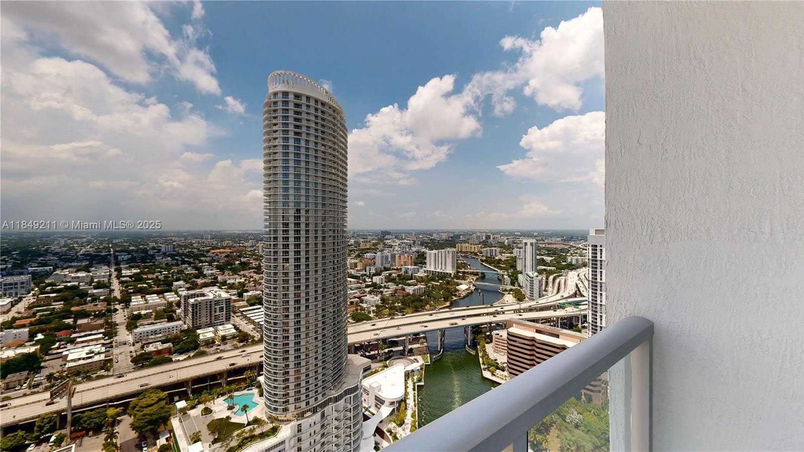 Small Image of 185 SOUTH WEST 7TH ST #4102, Miami Number 32