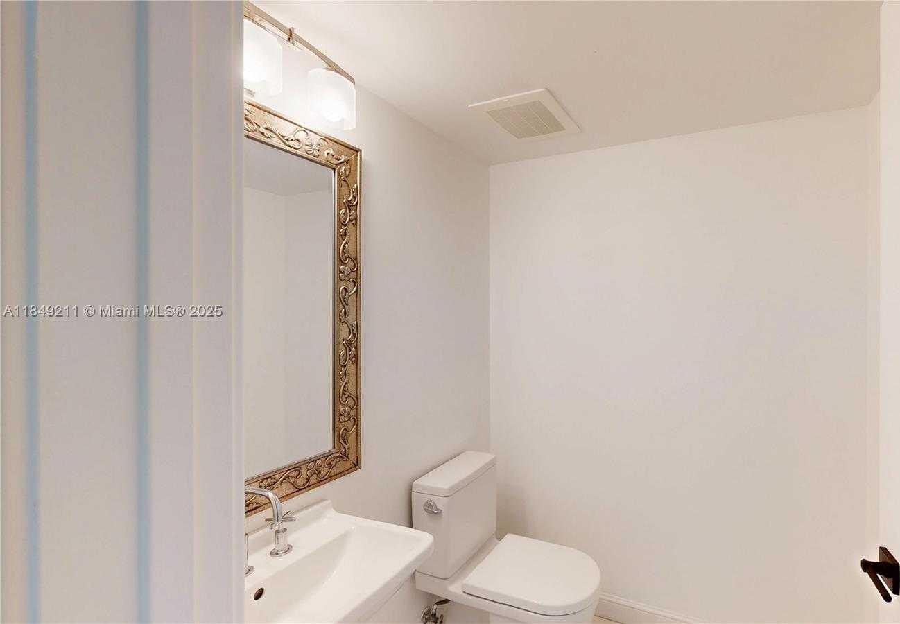 Small Image of 185 SOUTH WEST 7TH ST #4102, Miami Number 9