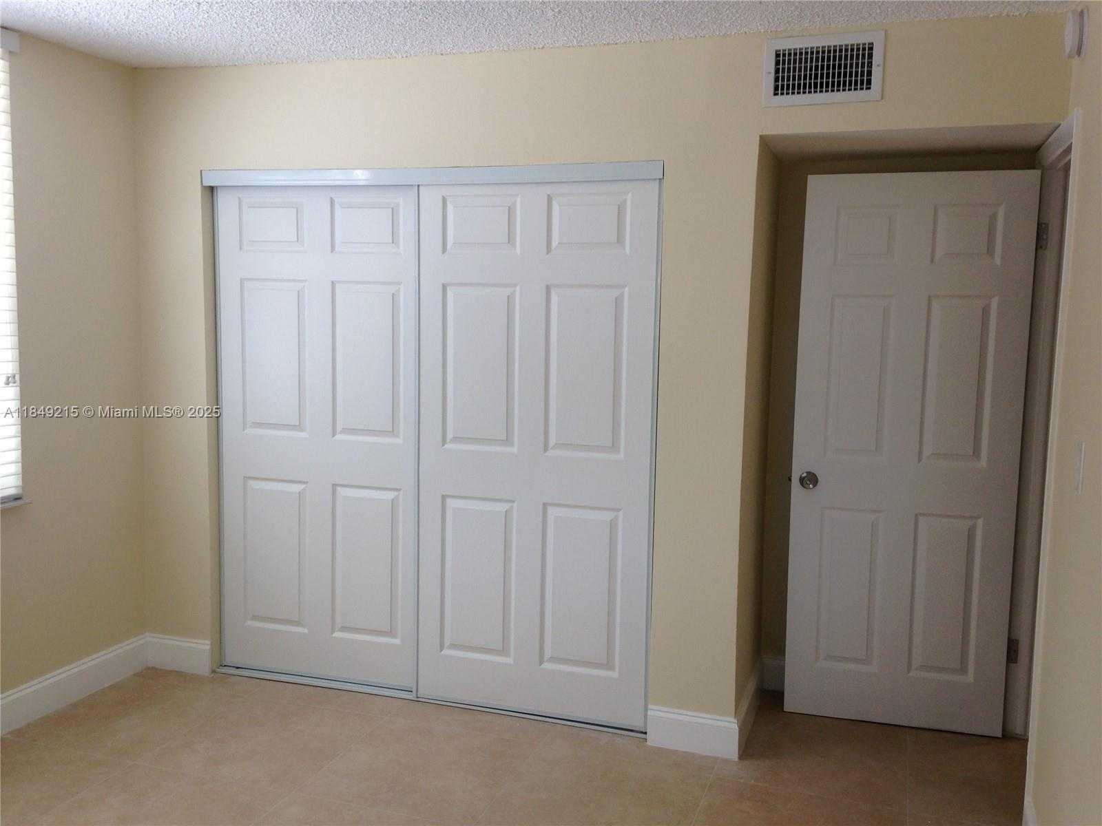 Small Image of Miami Number 11