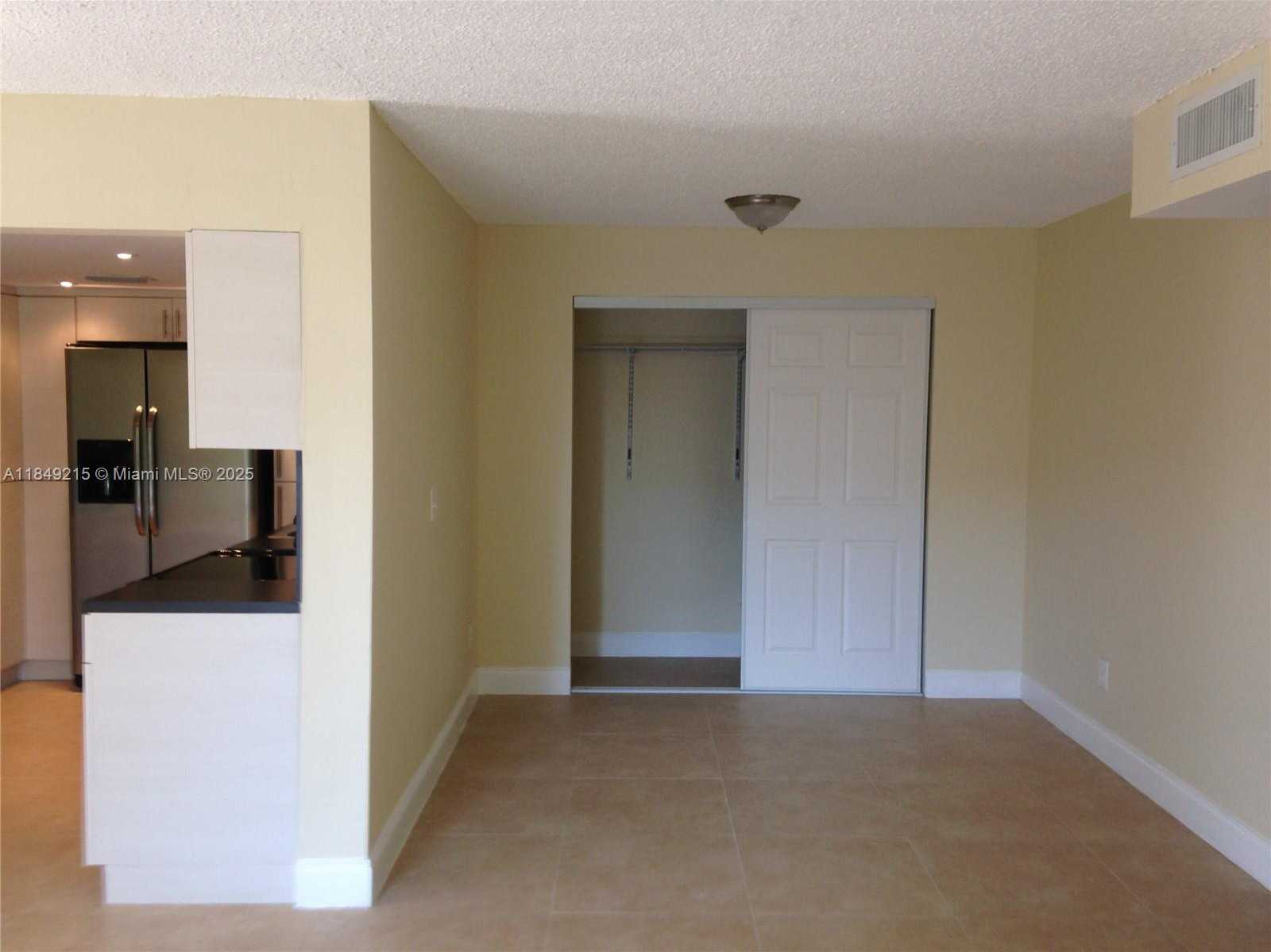 Small Image of Miami Number 3