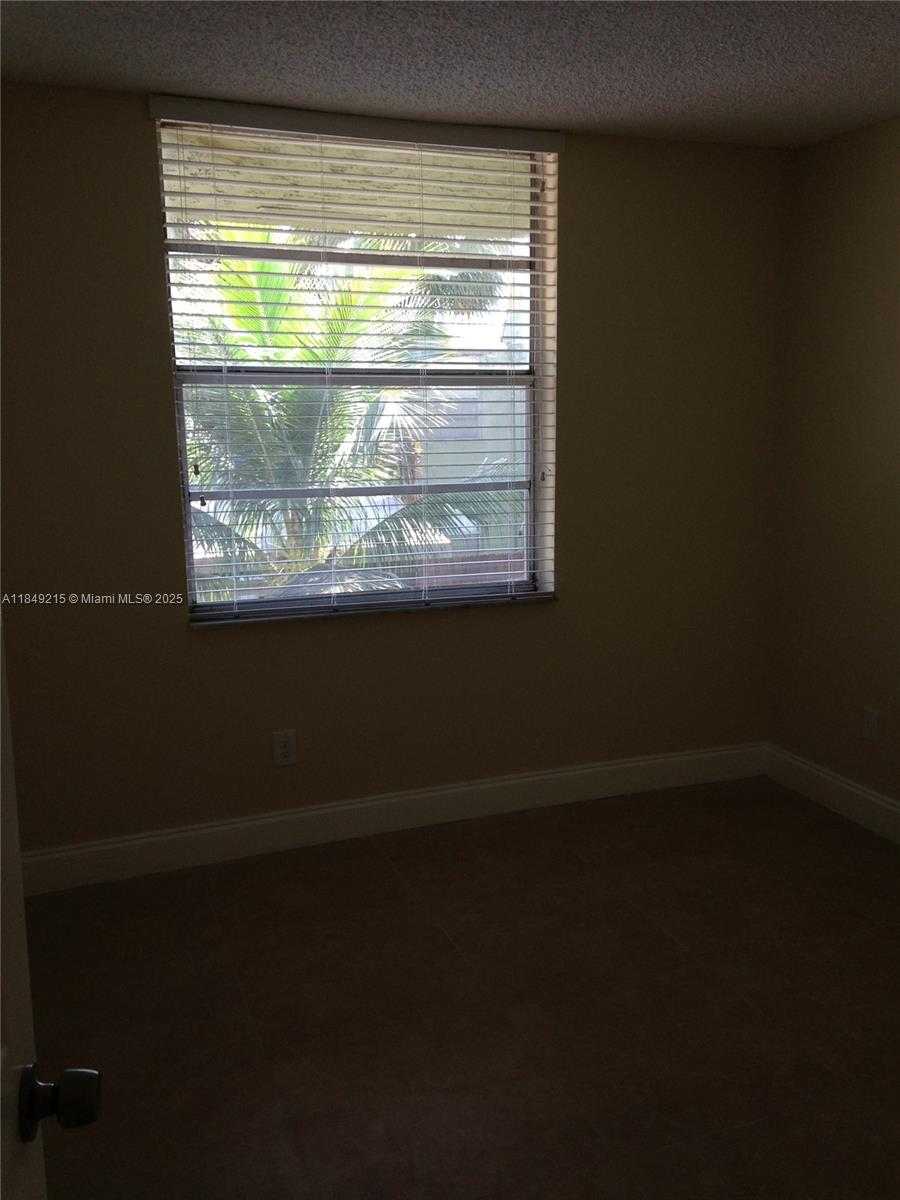Small Image of Miami Number 9