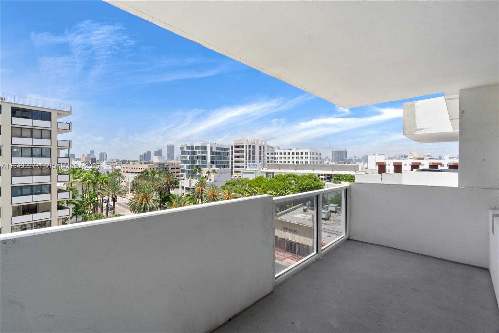 Small Image of 100 LINCOLN RD #709, Miami Beach Number 14