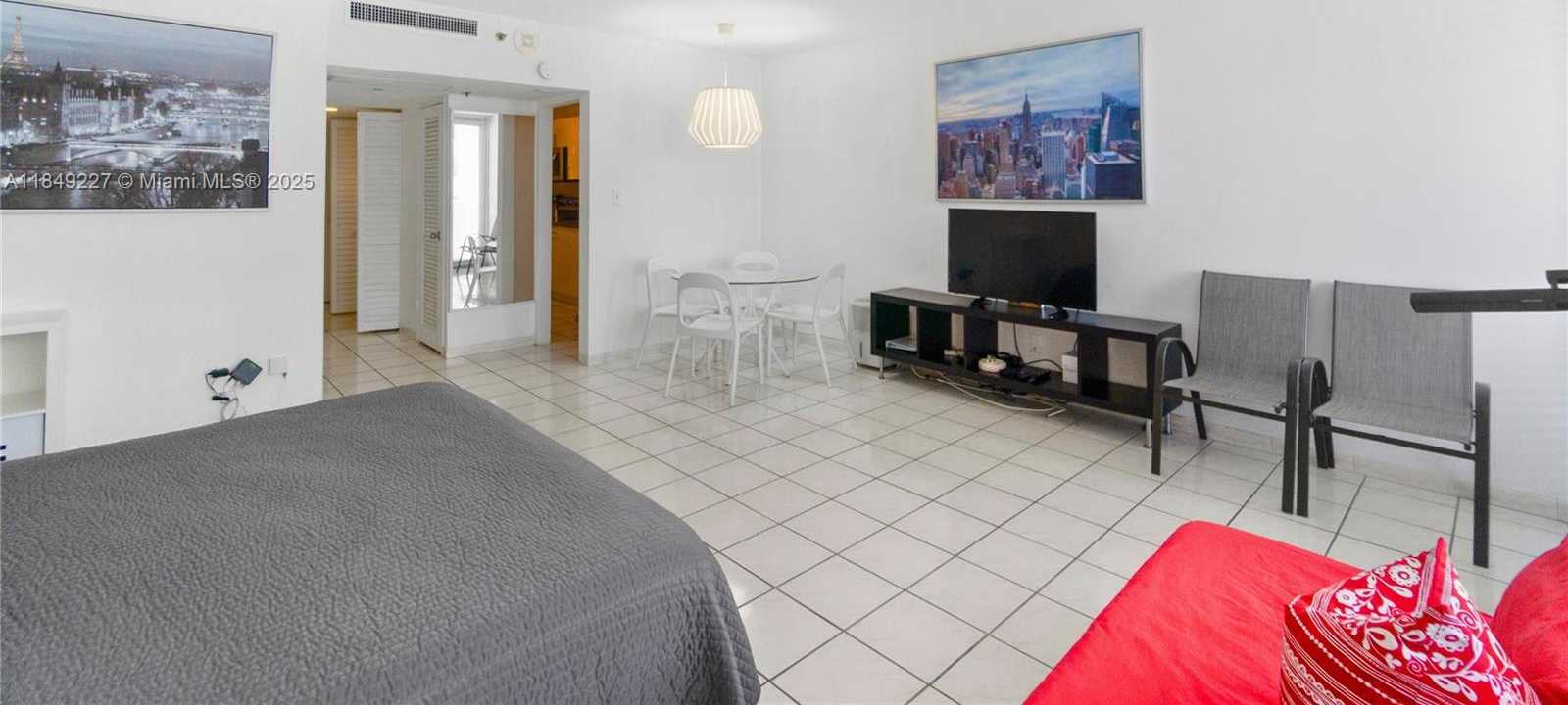 Small Image of 100 LINCOLN RD #709, Miami Beach Number 4