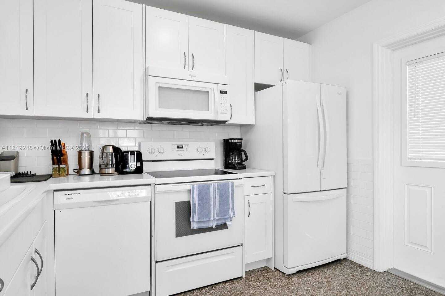 Small Image of 5515 SPRUCE AVE, West Palm Beach Number 10