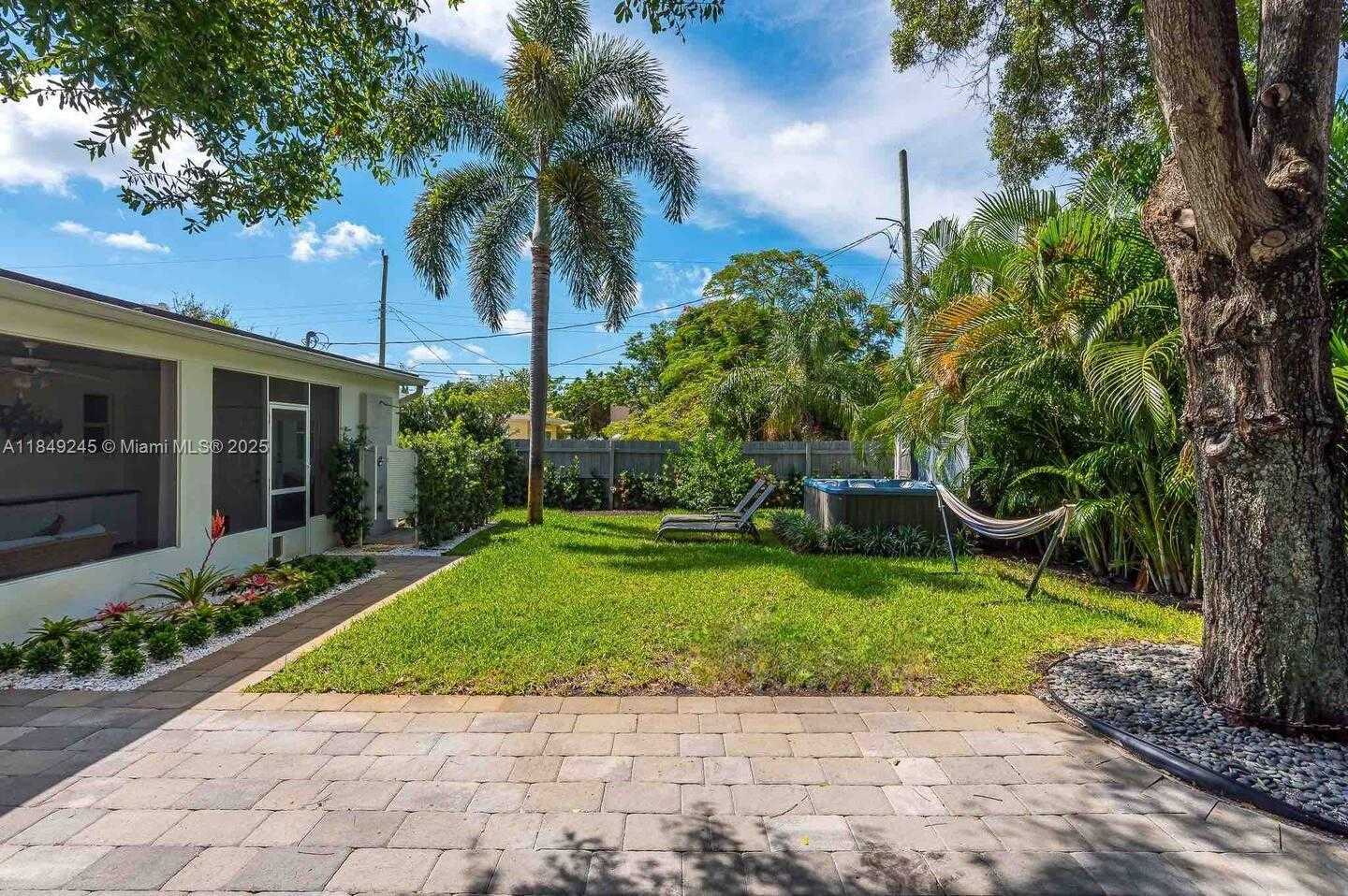 Small Image of 5515 SPRUCE AVE, West Palm Beach Number 14