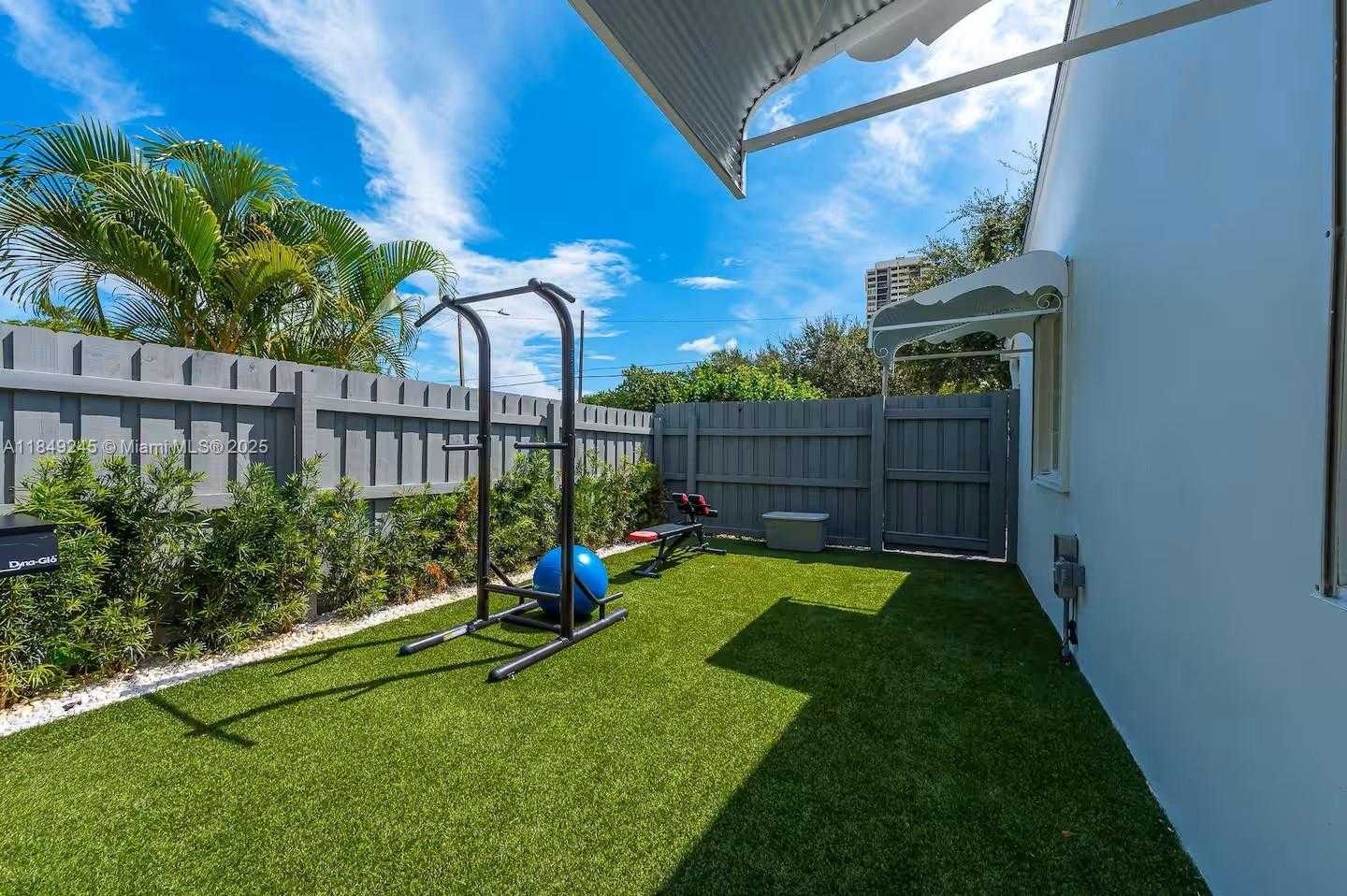 Small Image of 5515 SPRUCE AVE, West Palm Beach Number 16