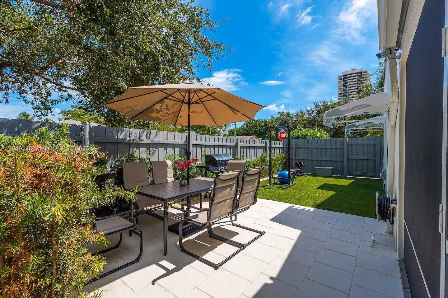 Small Image of 5515 SPRUCE AVE, West Palm Beach Number 17