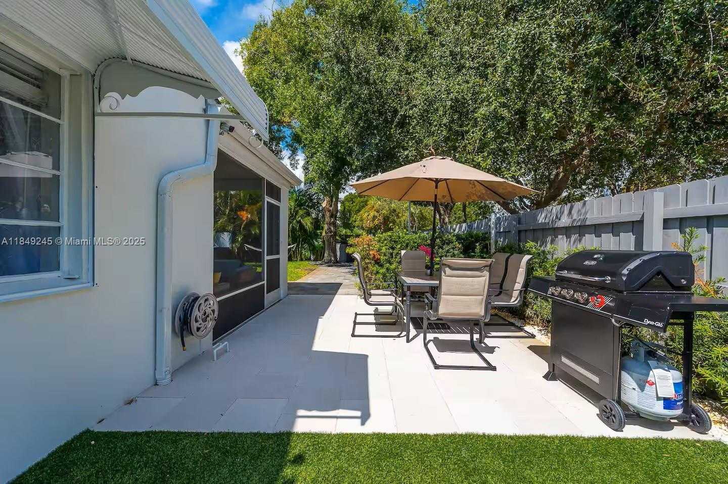 Small Image of 5515 SPRUCE AVE, West Palm Beach Number 8