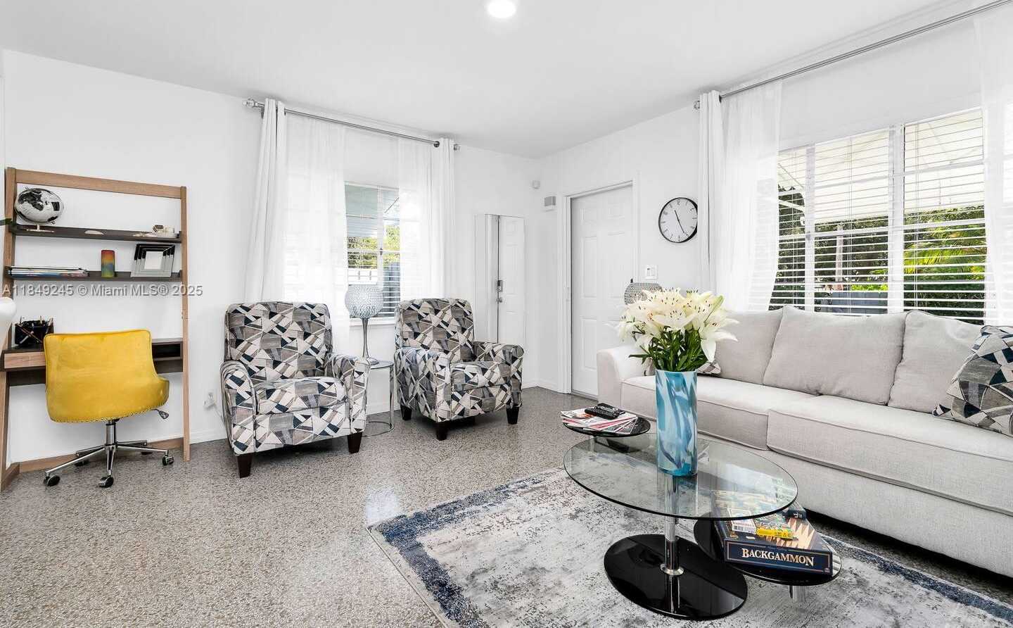 Small Image of 5515 SPRUCE AVE, West Palm Beach Number 9