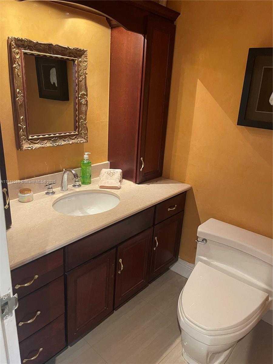 Small Image of 100 LINCOLN RD #833, Miami Beach Number 10