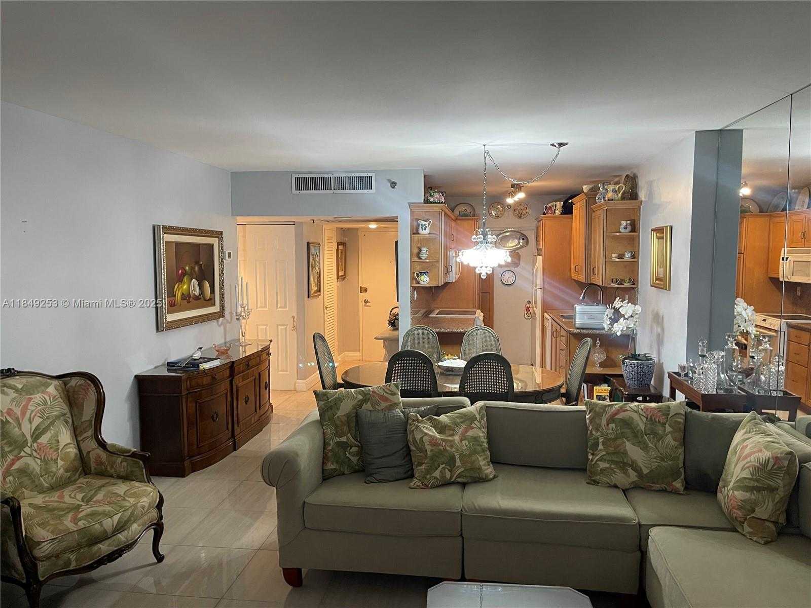 Small Image of 100 LINCOLN RD #833, Miami Beach Number 9
