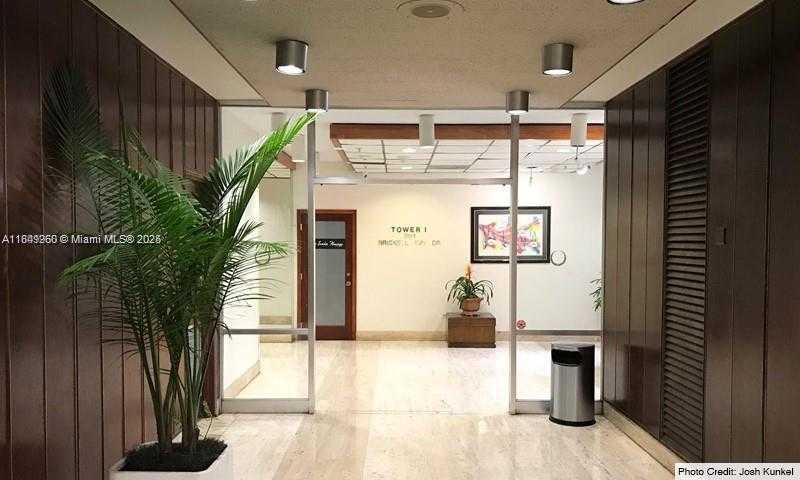 Small Image of 801 BRICKELL BAY DR #1166, Miami Number 2
