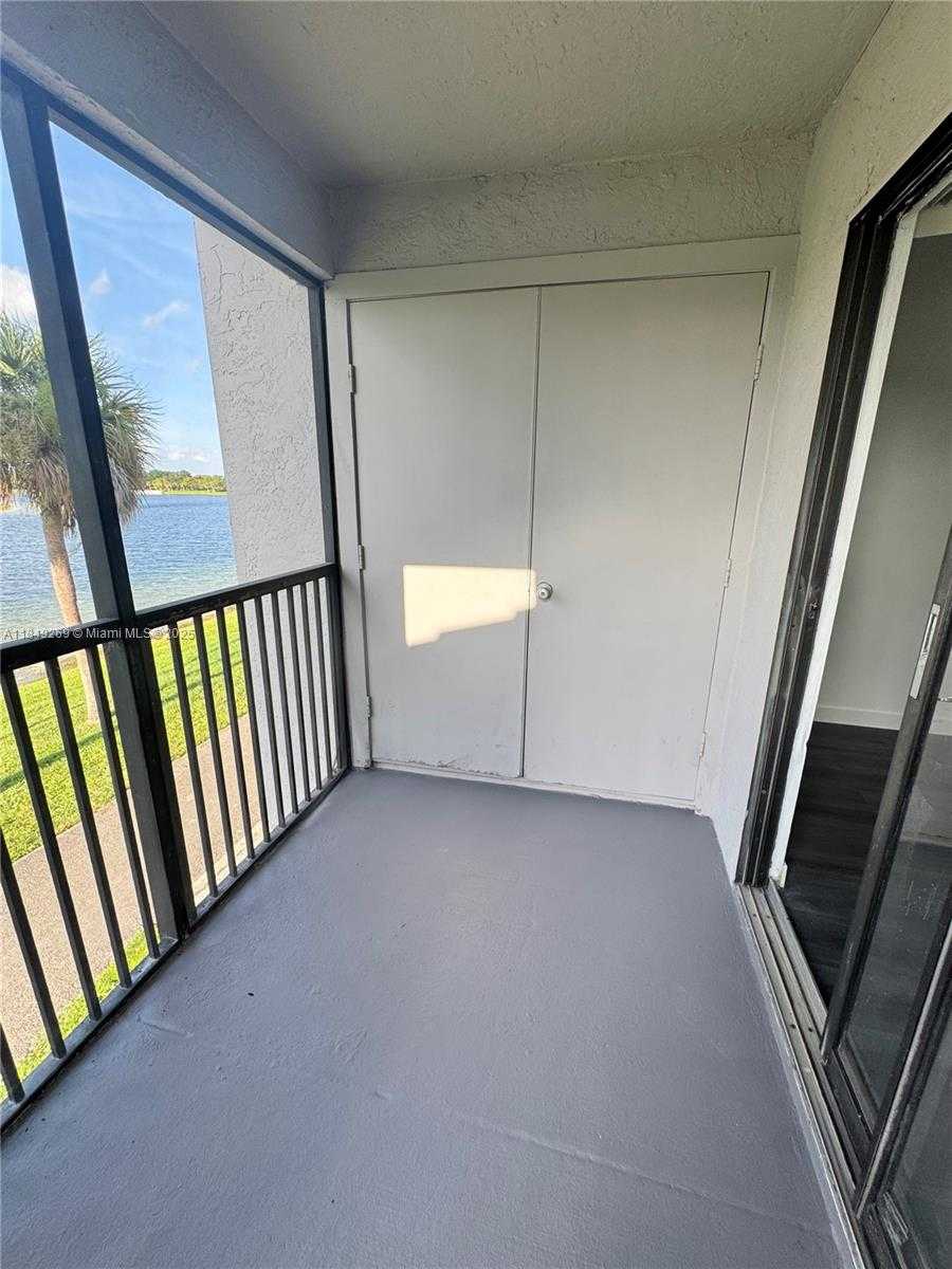 Small Image of 15067 SOUTH WEST 103RD TER #14211, Miami Number 18