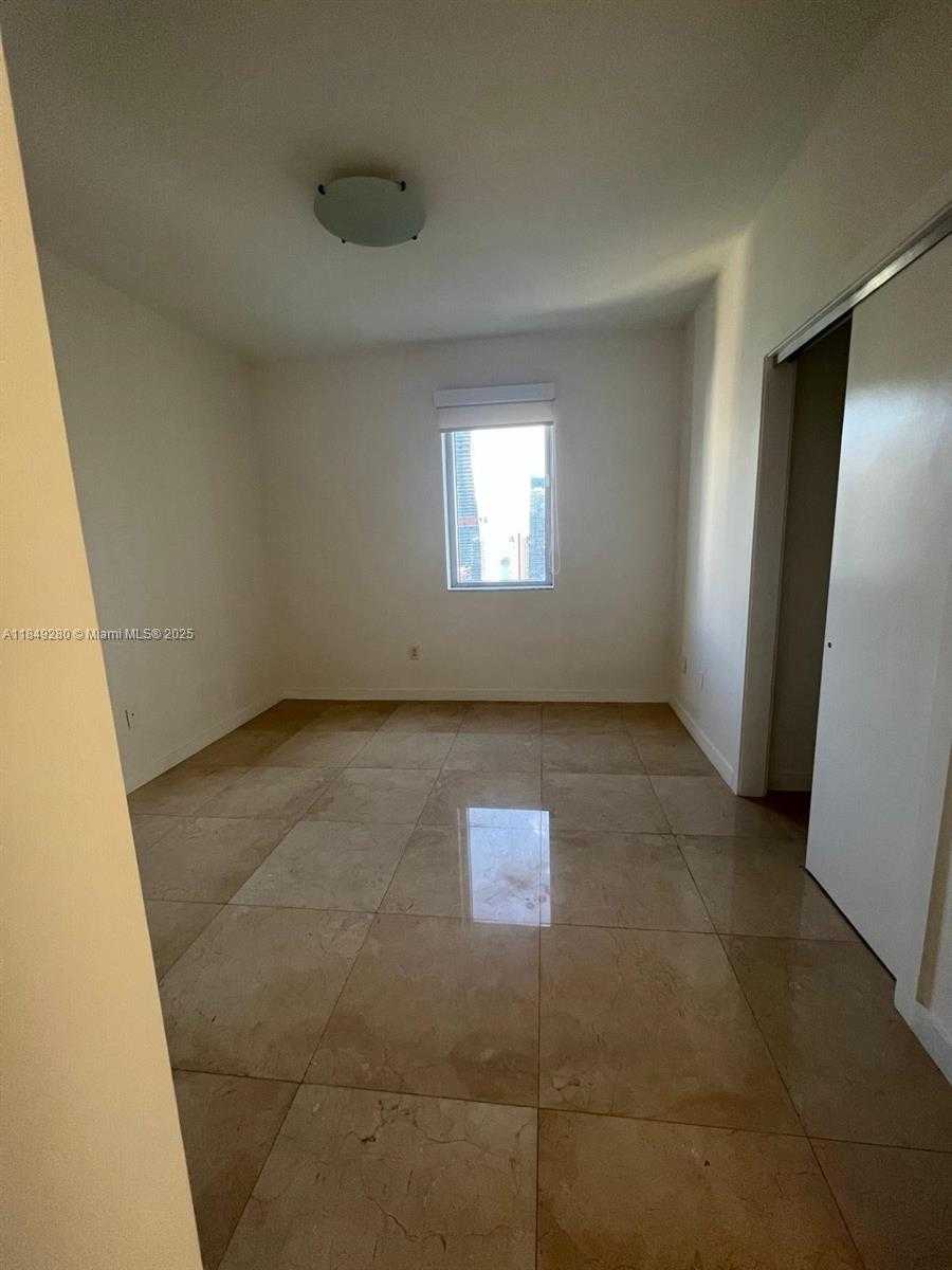 Small Image of 1060 BRICKELL AVE #2711, Miami Number 13