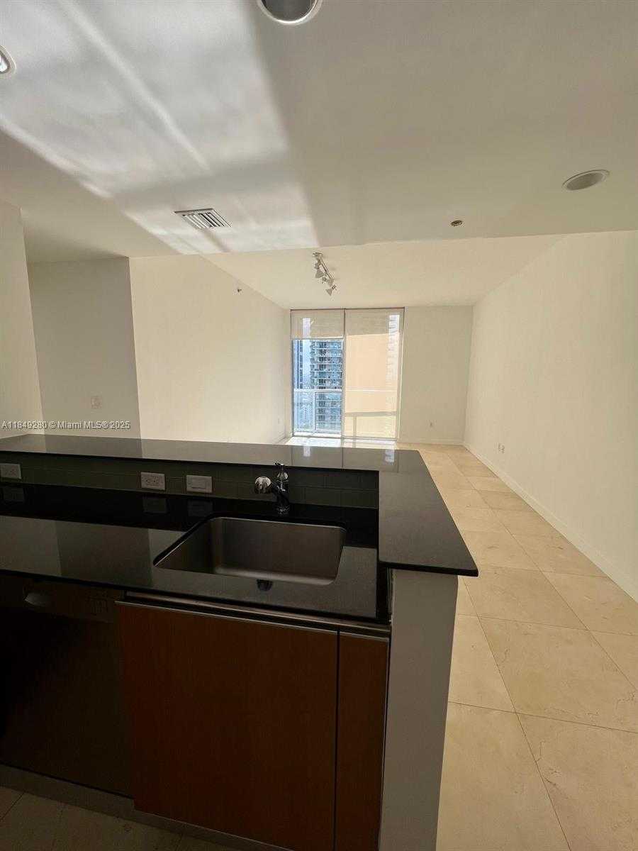 Small Image of 1060 BRICKELL AVE #2711, Miami Number 2