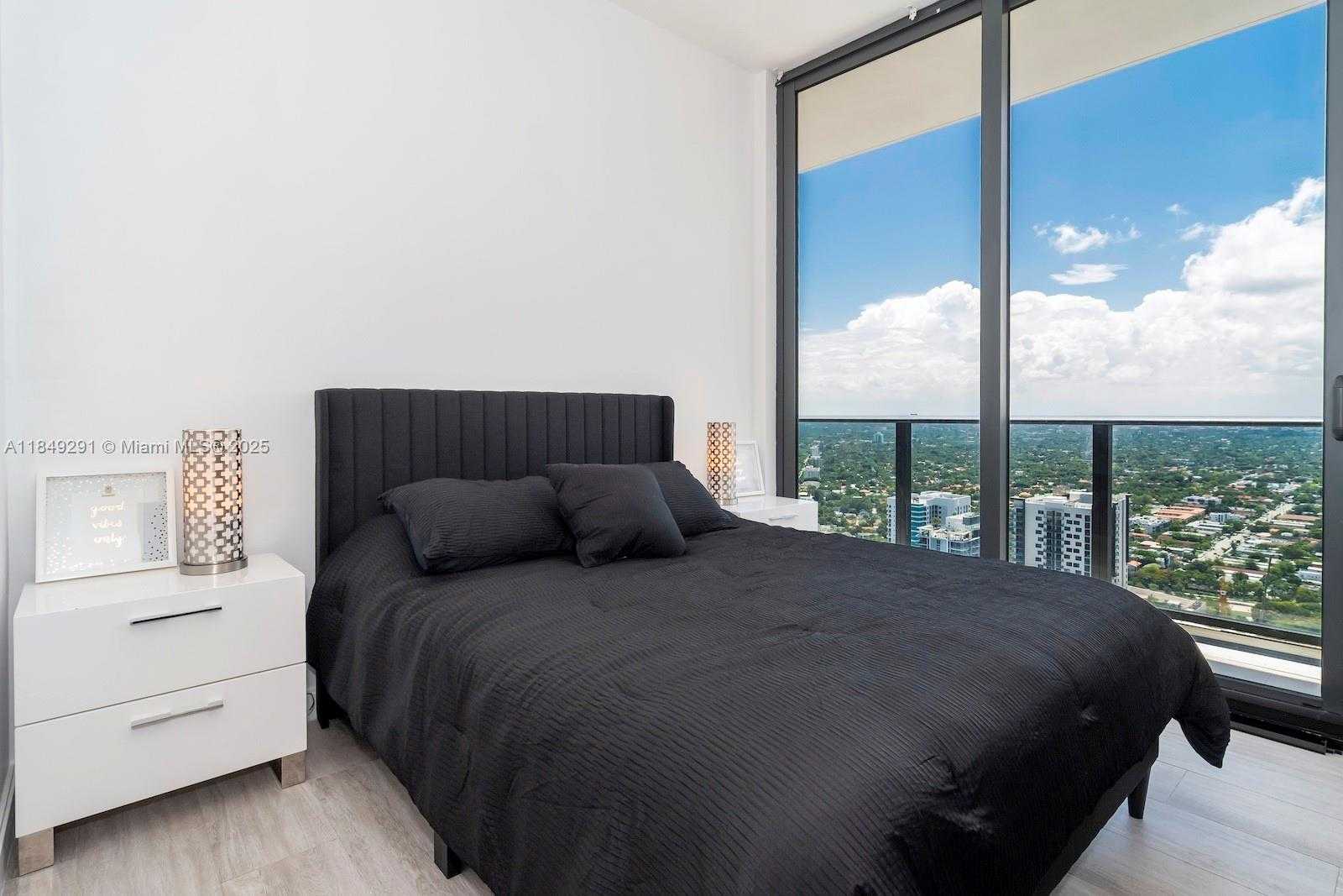 Small Image of 55 SOUTH WEST 9TH ST #4206, Miami Number 22