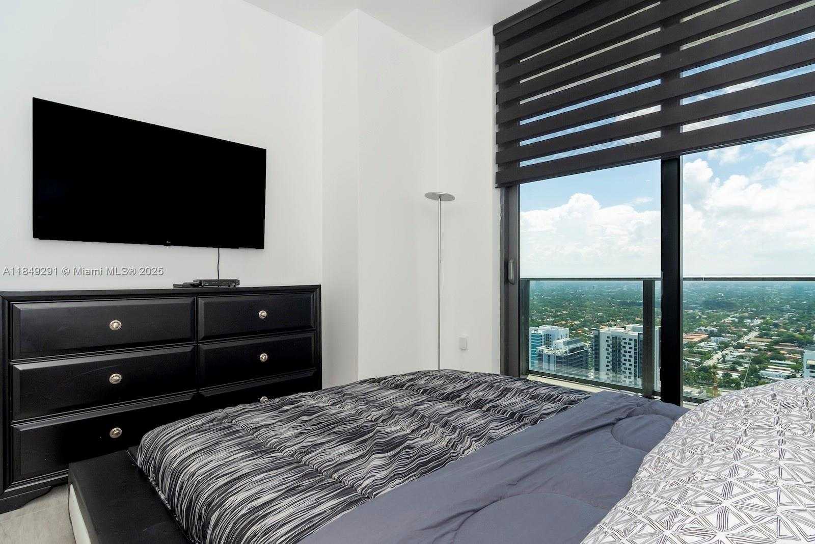 Small Image of 55 SOUTH WEST 9TH ST #4206, Miami Number 27
