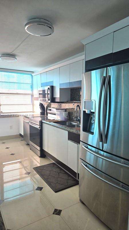 Small Image of 18051 Biscayne Blvd, Aventura, FL 33160, USA Number 4