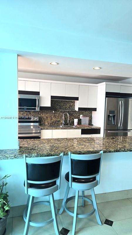 Small Image of 18051 Biscayne Blvd, Aventura, FL 33160, USA Number 7