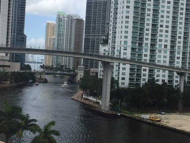 Small Image of 350 SOUTH MIAMI AVE #PH2-06, Miami Number 24