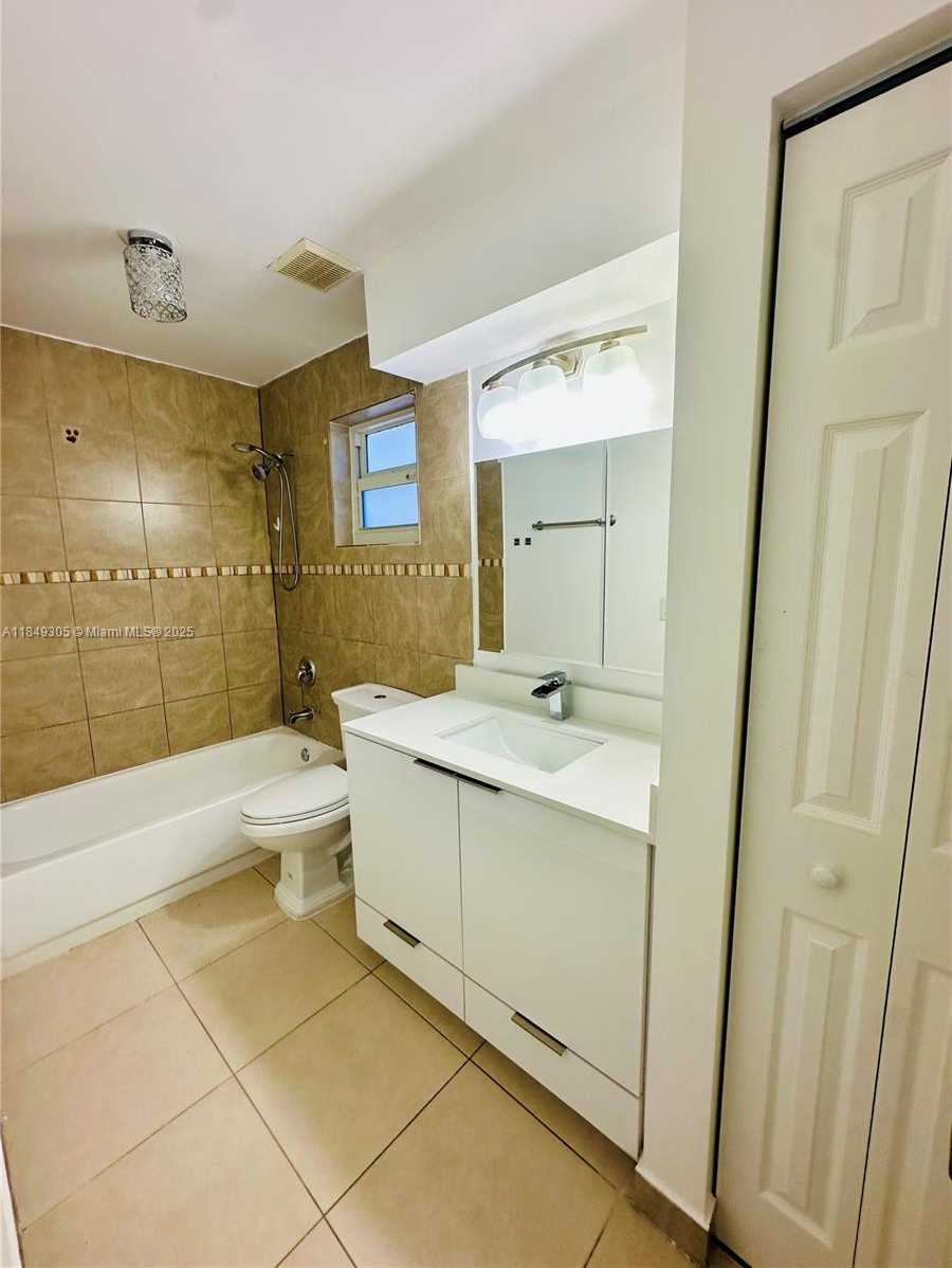 Small Image of 18961 NORTH WEST 22ND ST, Pembroke Pines Number 11