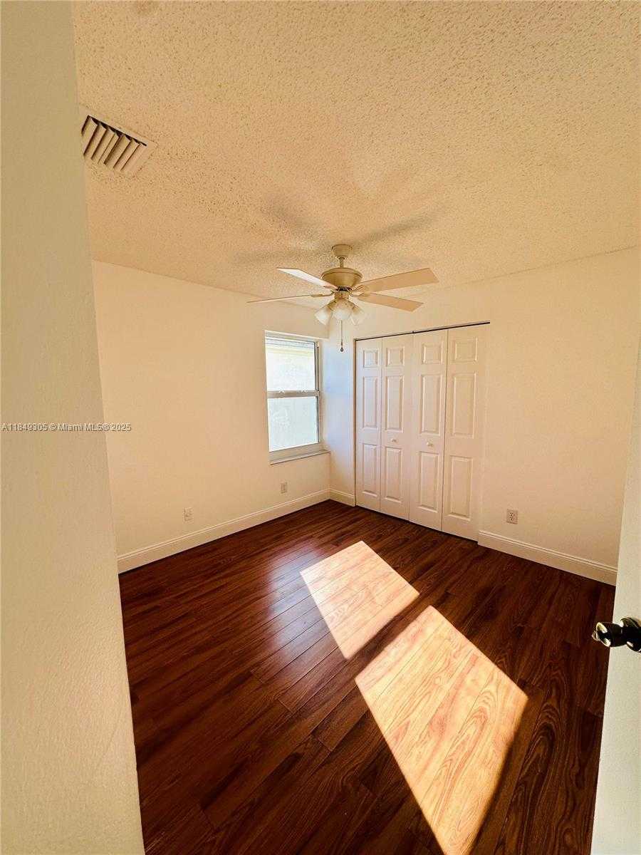 Small Image of 18961 NORTH WEST 22ND ST, Pembroke Pines Number 12