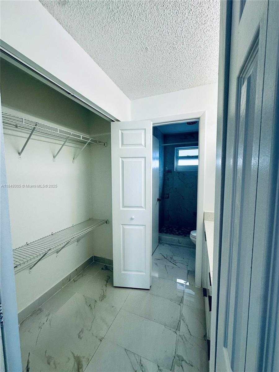 Small Image of 18961 NORTH WEST 22ND ST, Pembroke Pines Number 16