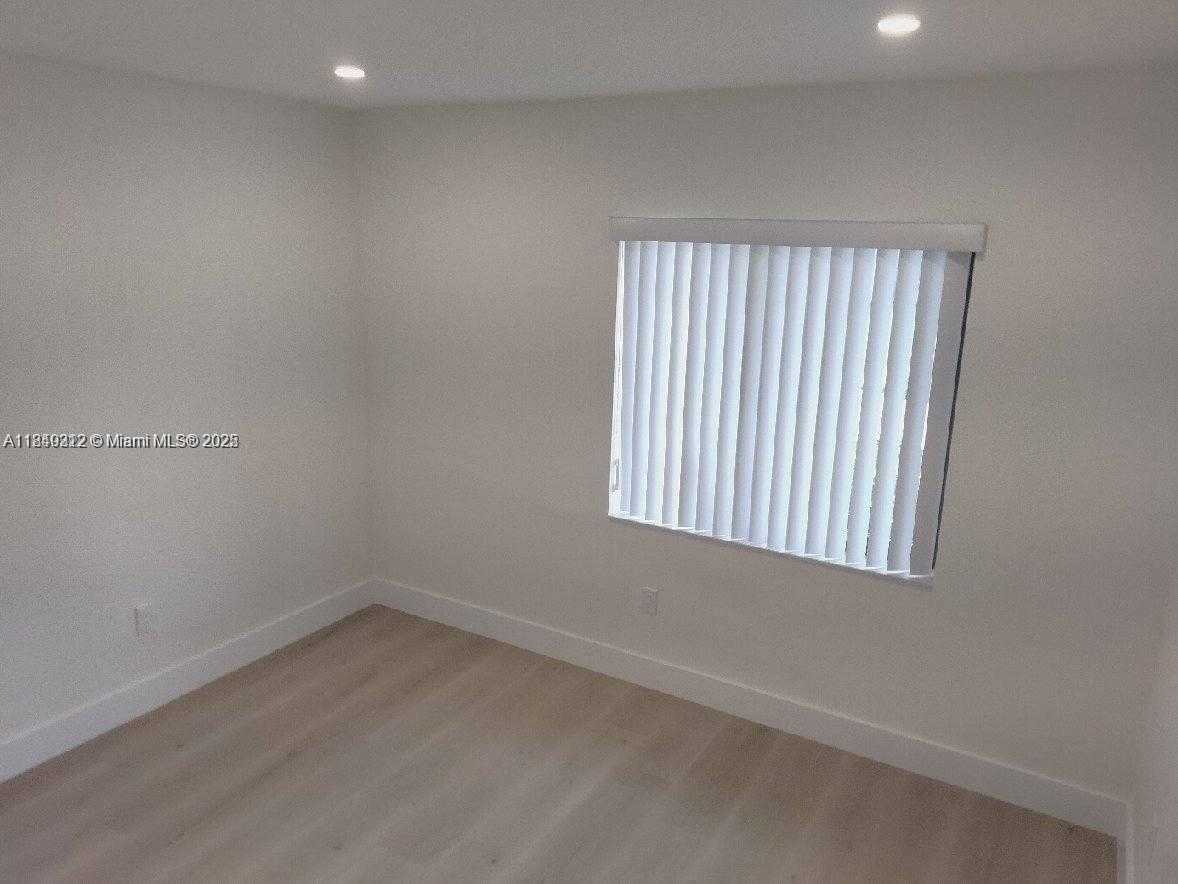 Small Image of 12267 SOUTH WEST 113TH LN #12267, Miami Number 12
