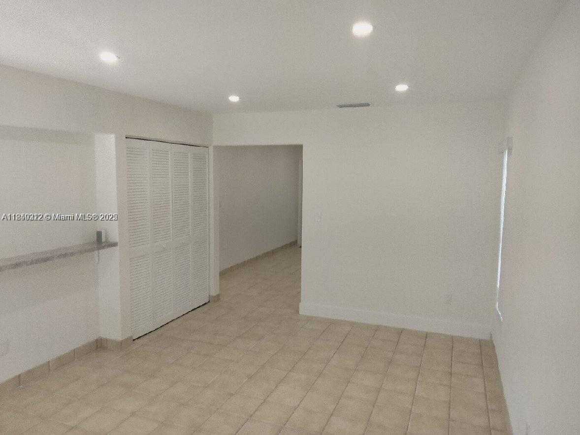 Small Image of 12267 SOUTH WEST 113TH LN #12267, Miami Number 13