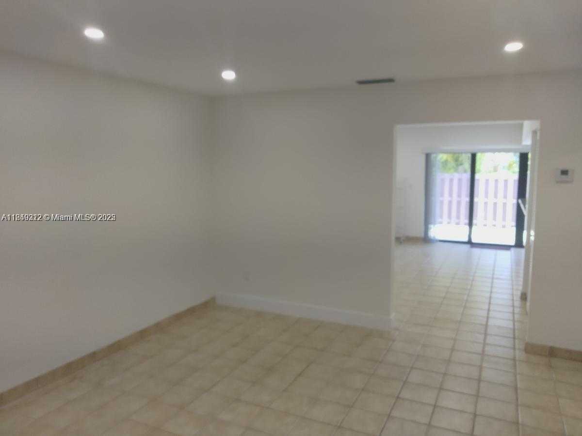 Small Image of 12267 SOUTH WEST 113TH LN #12267, Miami Number 3