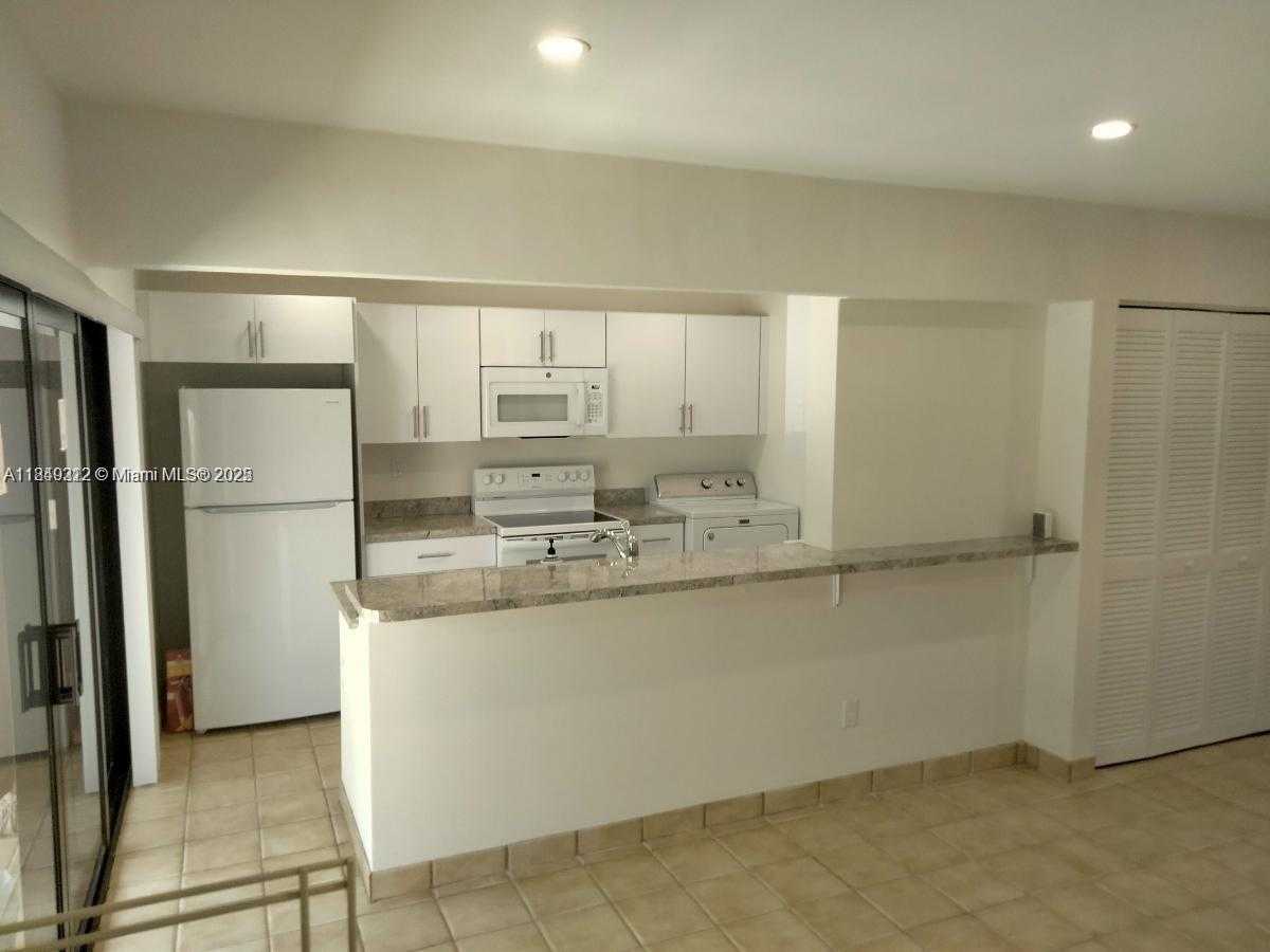 Small Image of 12267 SOUTH WEST 113TH LN #12267, Miami Number 4