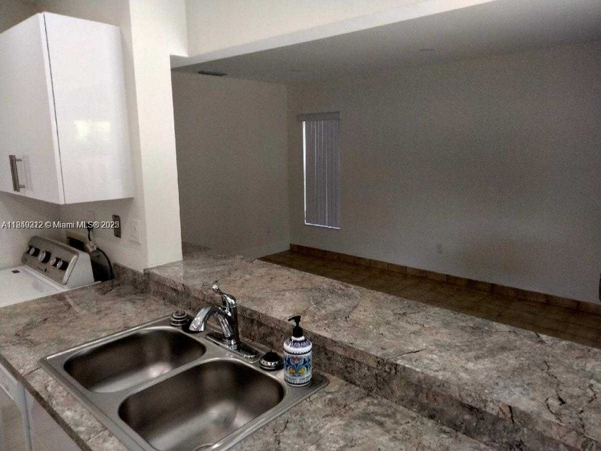 Small Image of 12267 SOUTH WEST 113TH LN #12267, Miami Number 7