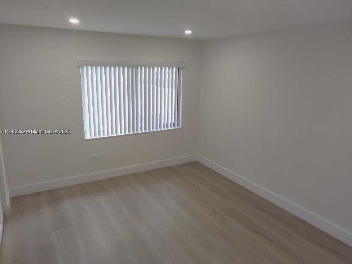 Small Image of 12267 SOUTH WEST 113TH LN #12267, Miami Number 8