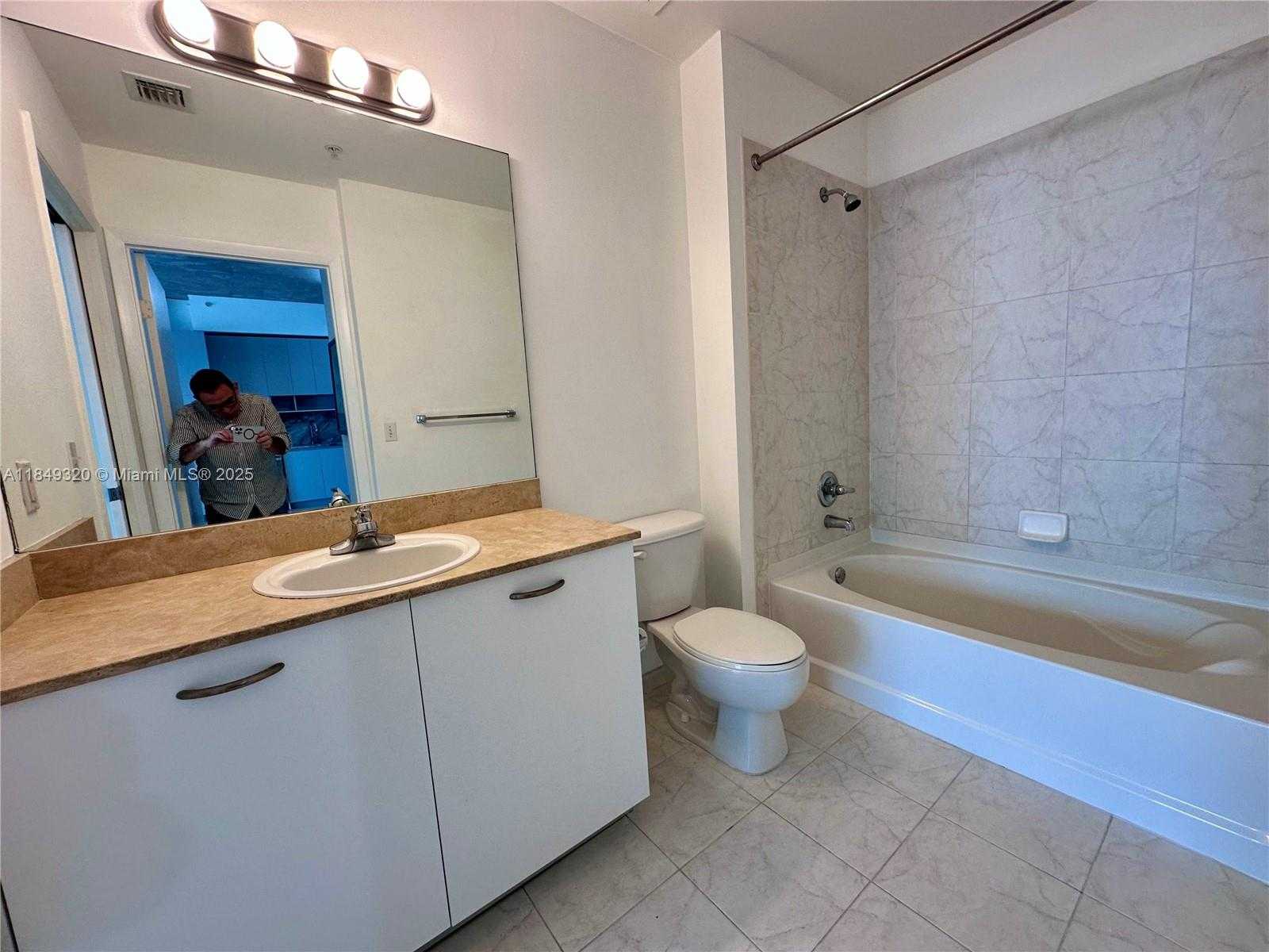 Small Image of 2275 NORTH EAST BISCAYNE BLVD #PH102, Miami Number 8