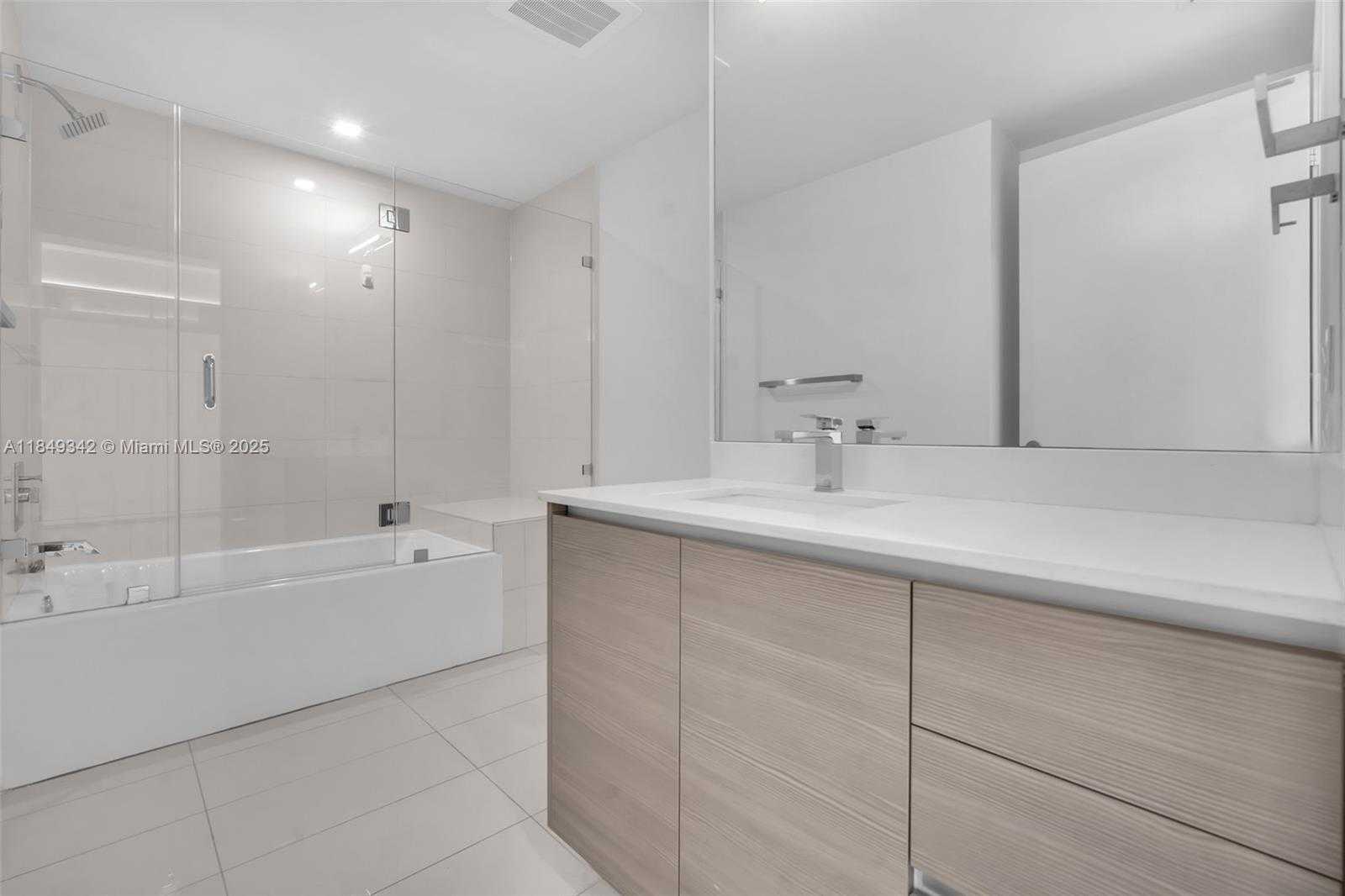 Small Image of 460 NORTH EAST 28TH ST #2607, Miami Number 15